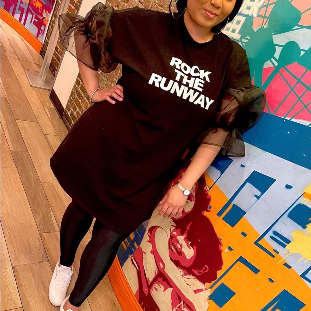 SOLD 🍾 Long high kneck Tshirt dress “Rock the run way” with frills on the arms.